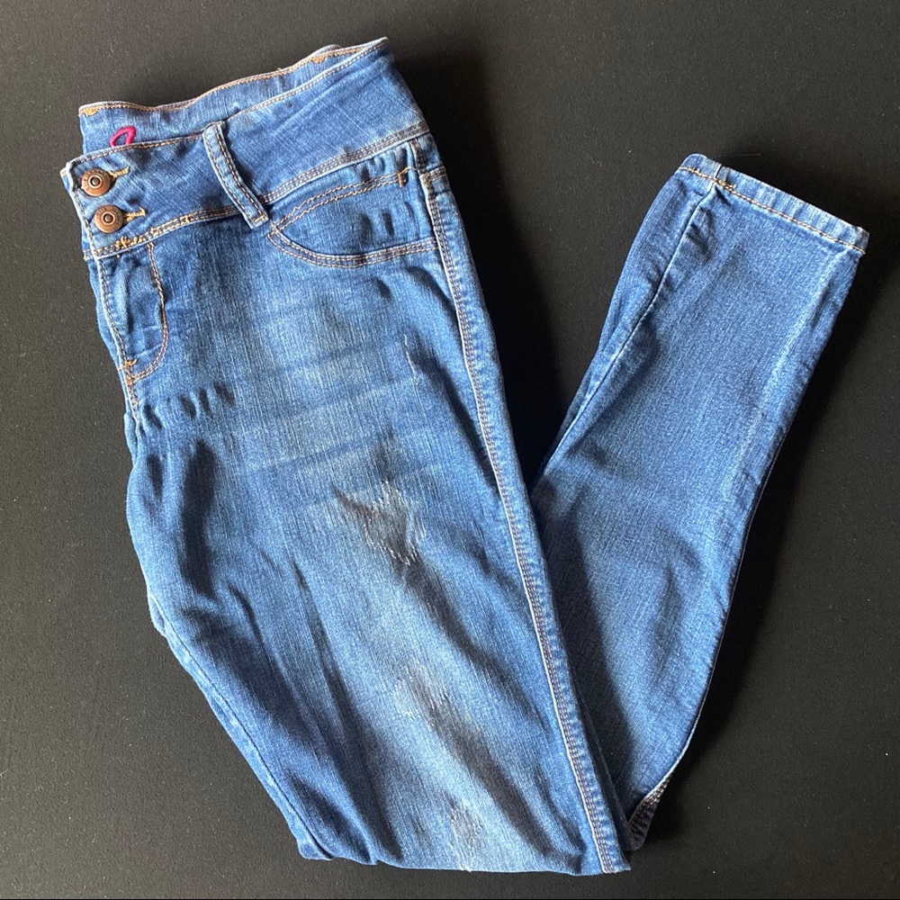 ELLA Jeans